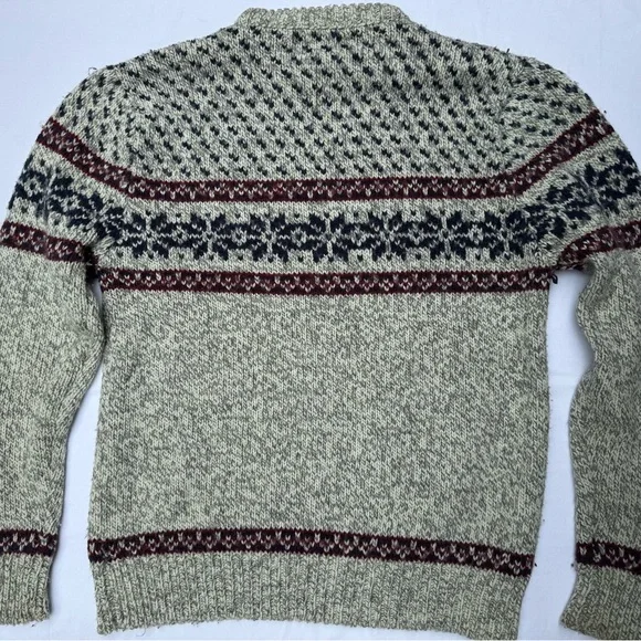 Northwest Territory Men's Vintage Crewneck Sweater - Cream and Burgundy Pattern - Picture 5 of 5